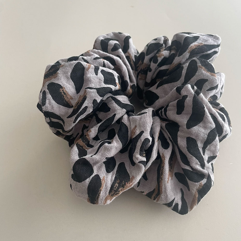 Scrunchie Jumbo Black Leaves