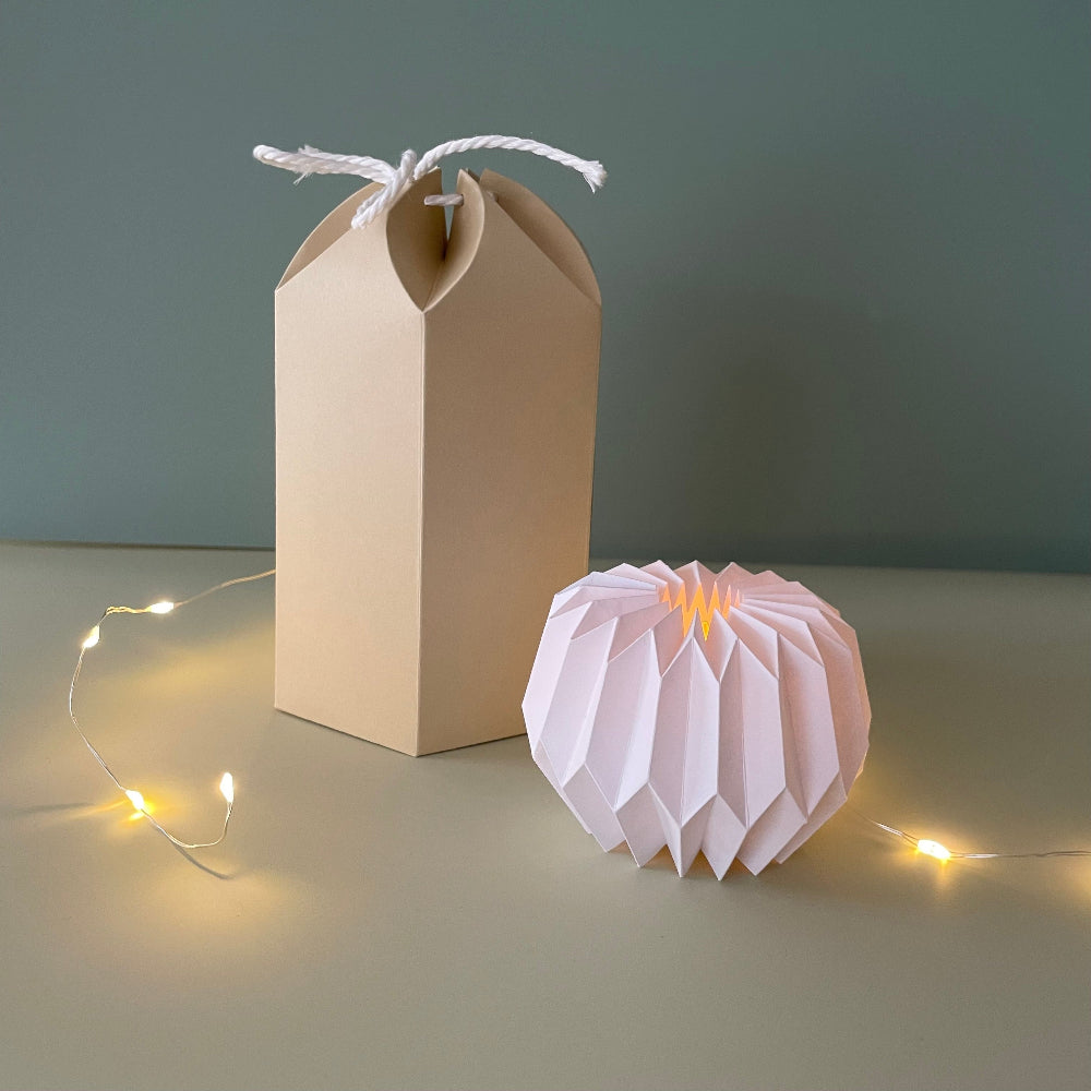 verpackung lumi origami papierlicht luna studio umaer